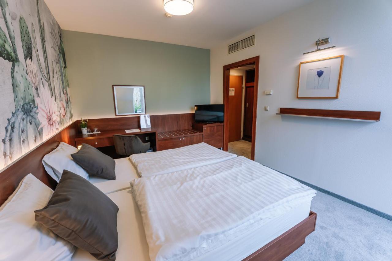 Vadvirag Panzio Hotell Ágfalva Eksteriør bilde