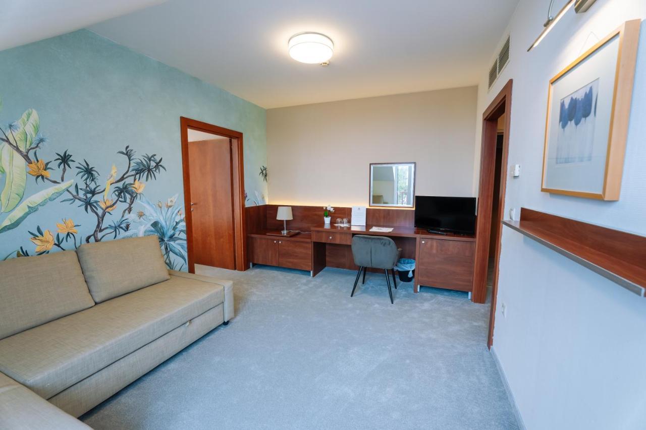 Vadvirag Panzio Hotell Ágfalva Eksteriør bilde